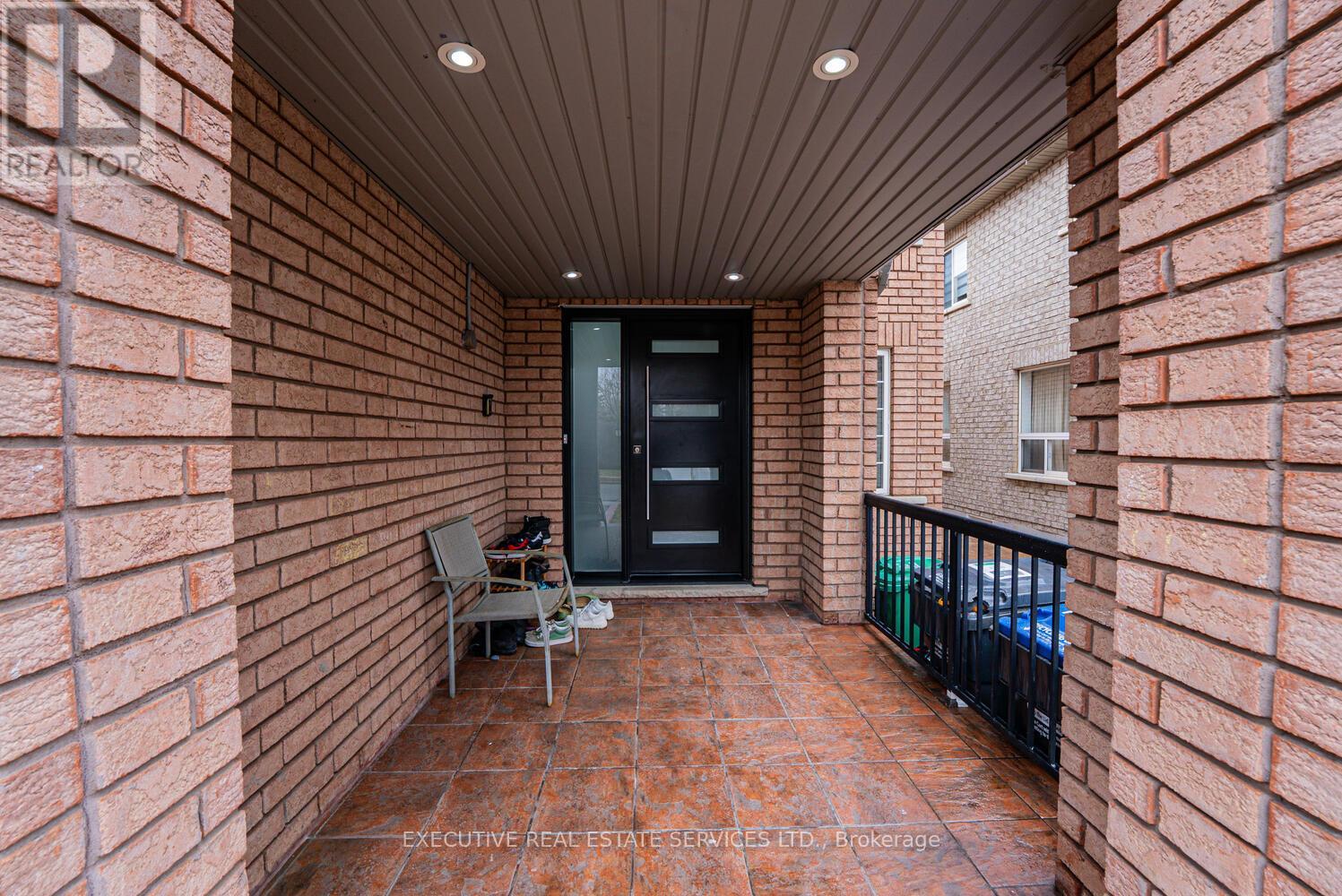 43 River Rock Crescent, Brampton, Ontario  L7A 2V2 - Photo 6 - W12928656