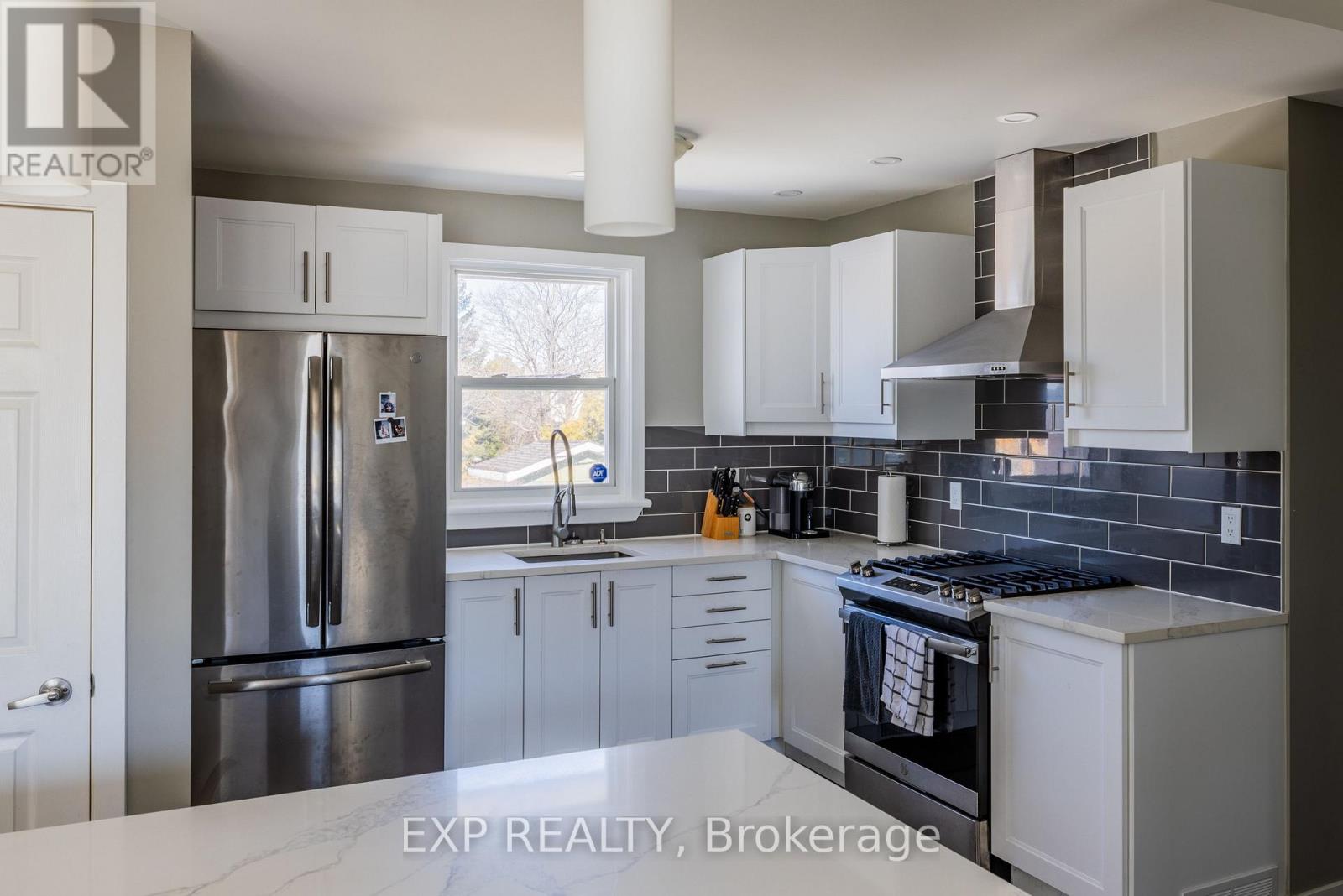 35 Withrow Avenue, Ottawa, Ontario  K2G 2H7 - Photo 8 - X12931098