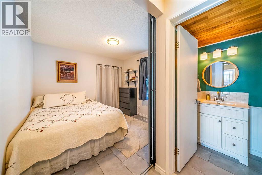 147 Midvalley Place Se, Calgary, Alberta  T2X 1K3 - Photo 19 - A2296545