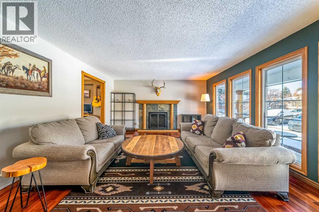 147 Midvalley Place Se, Calgary, Alberta  T2X 1K3 - Photo 9 - A2296545