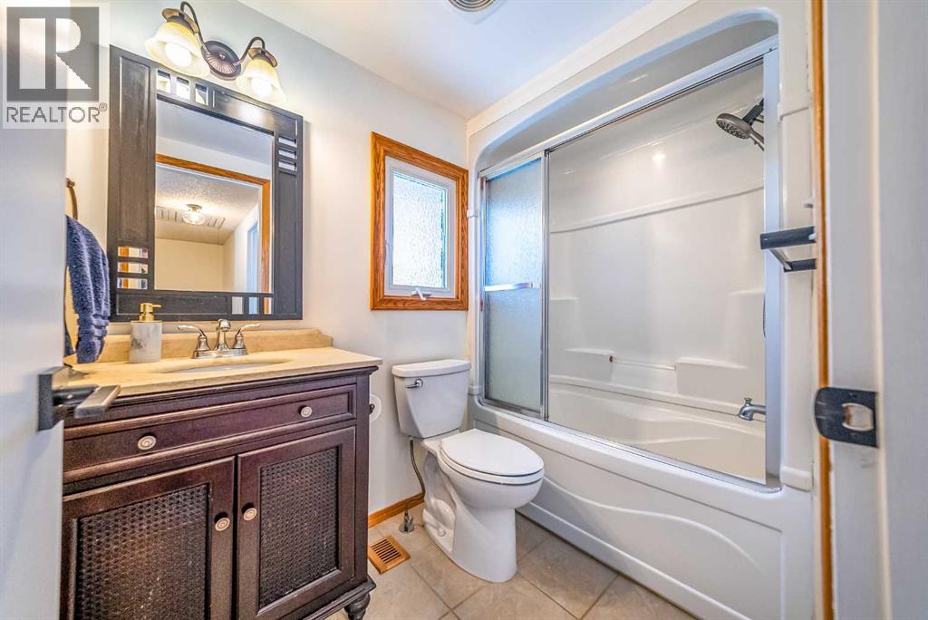 147 Midvalley Place Se, Calgary, Alberta  T2X 1K3 - Photo 27 - A2296545