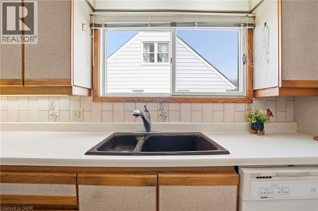 39 Eastwood Street, Hamilton, Ontario  L8H 6R6 - Photo 10 - 40815747