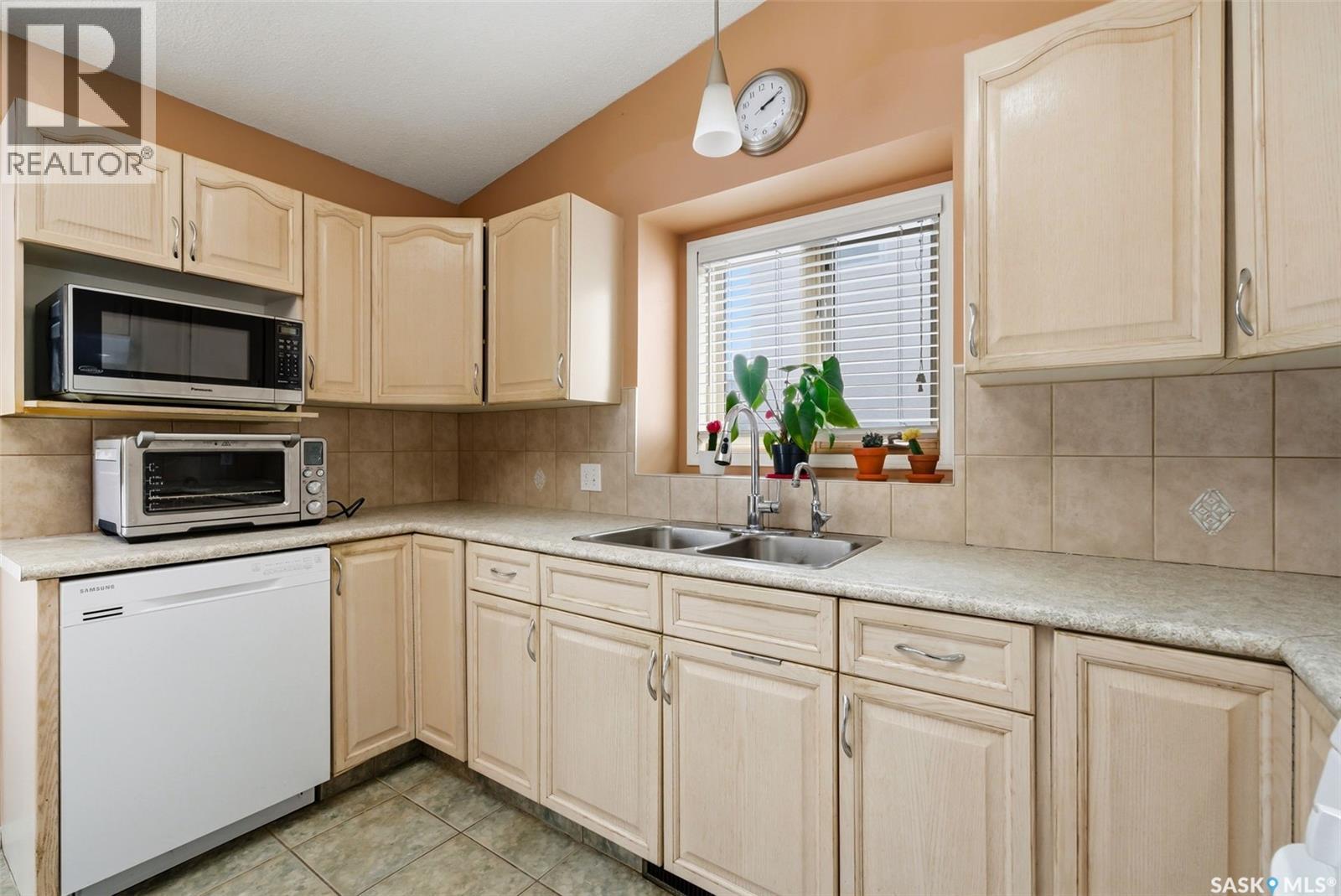 3808 Arbor Grove Drive, Regina, Saskatchewan  S4V 2S6 - Photo 11 - SK031425