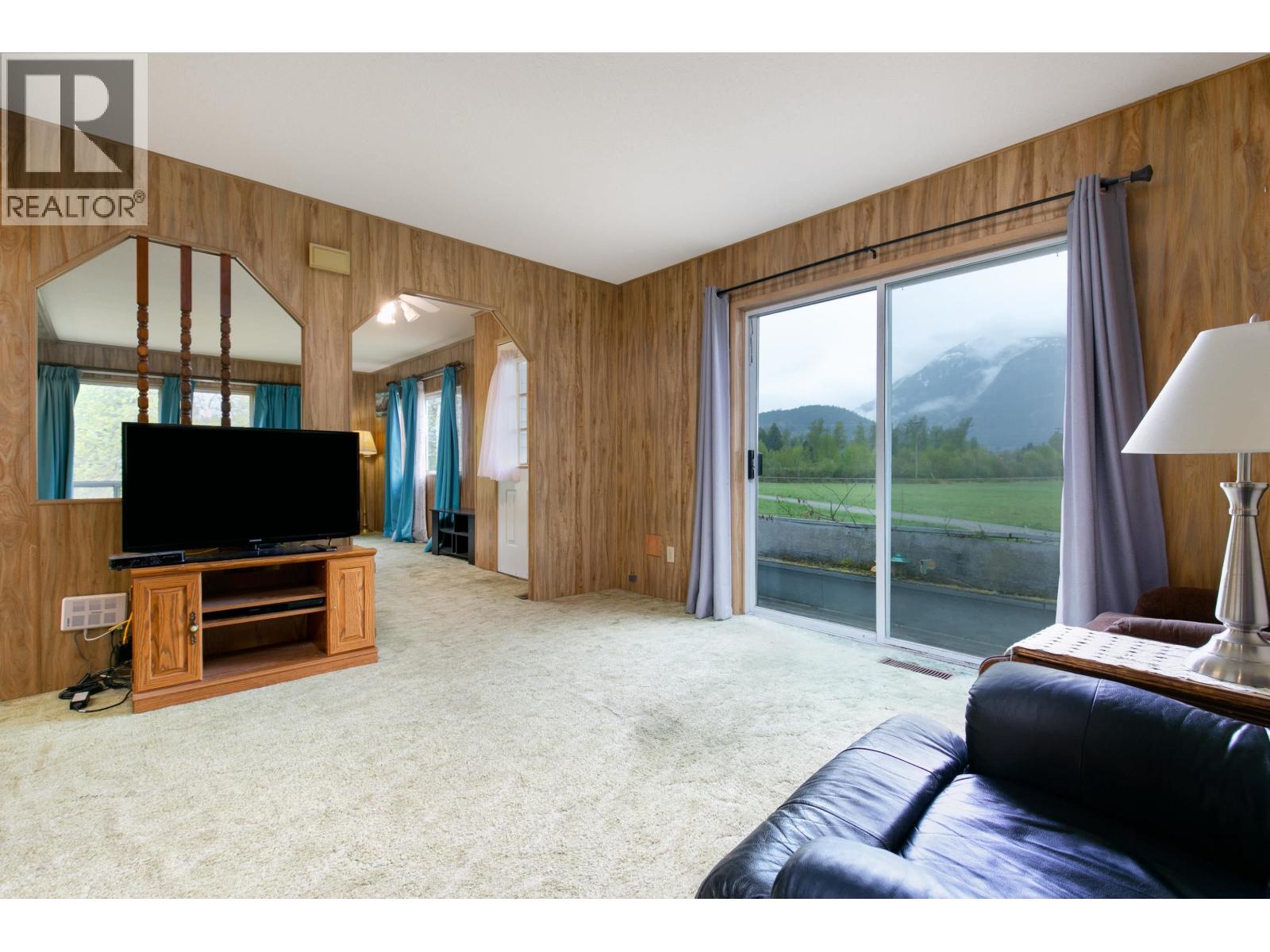 1691 Highway 99, Pemberton, British Columbia  V0N 2L0 - Photo 17 - R3104501
