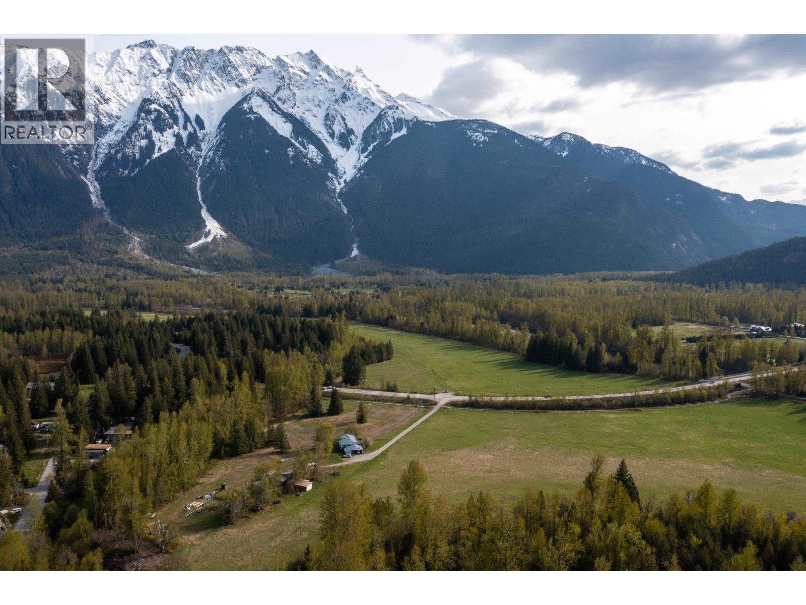 1691 Highway 99, Pemberton, British Columbia  V0N 2L0 - Photo 6 - R3104501