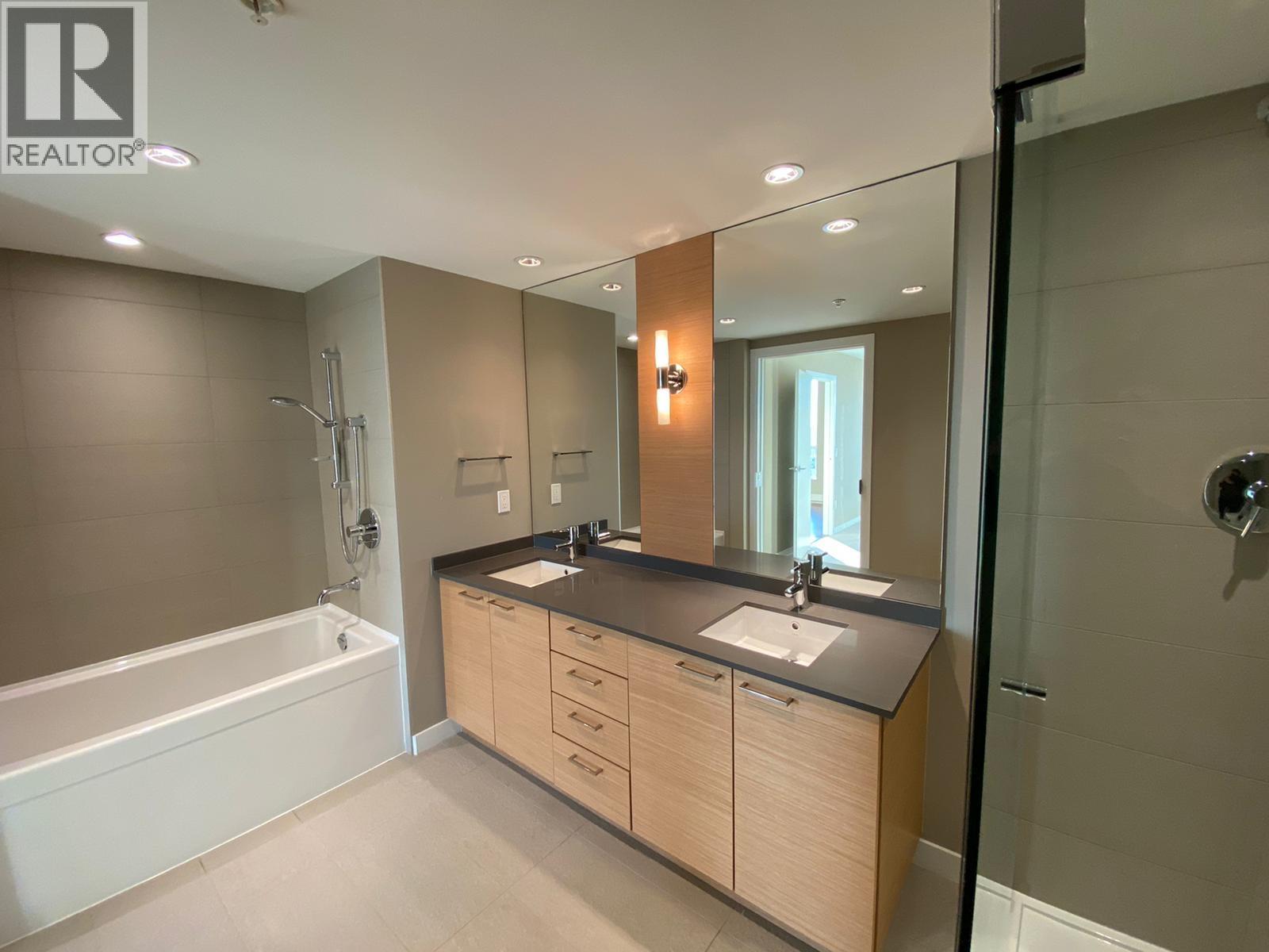 1401 135 E 17th Street, North Vancouver, British Columbia  V7L 0C4 - Photo 12 - R3104507