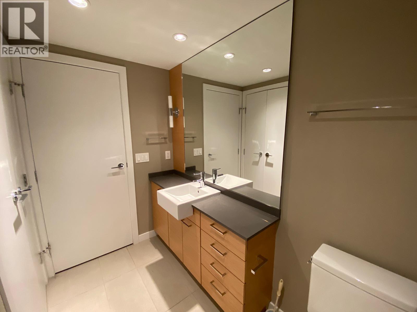 1401 135 E 17th Street, North Vancouver, British Columbia  V7L 0C4 - Photo 17 - R3104507