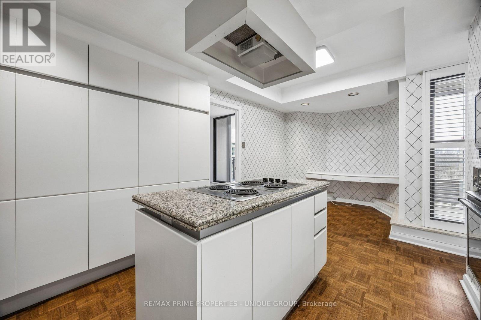 805 - 55 Prince Arthur Avenue, Toronto, Ontario  M5R 1B3 - Photo 16 - C12931826