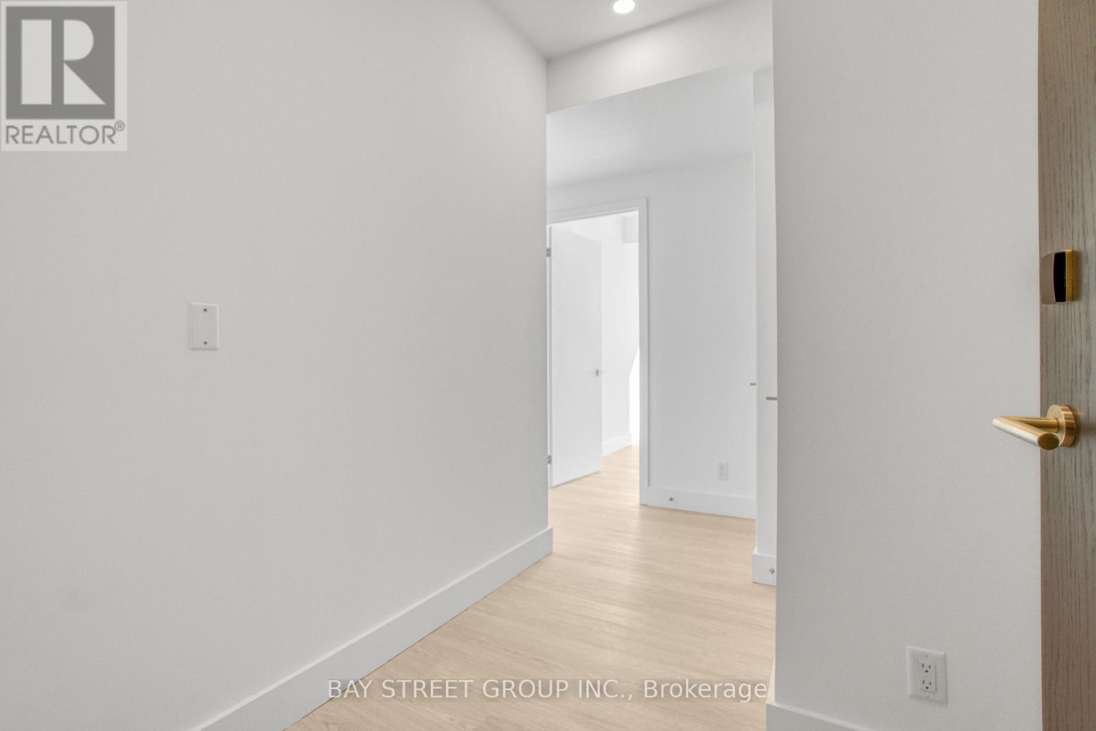 523 - 6 Greenbriar Rd Road, Toronto, Ontario  M2K 0H6 - Photo 5 - C12931850