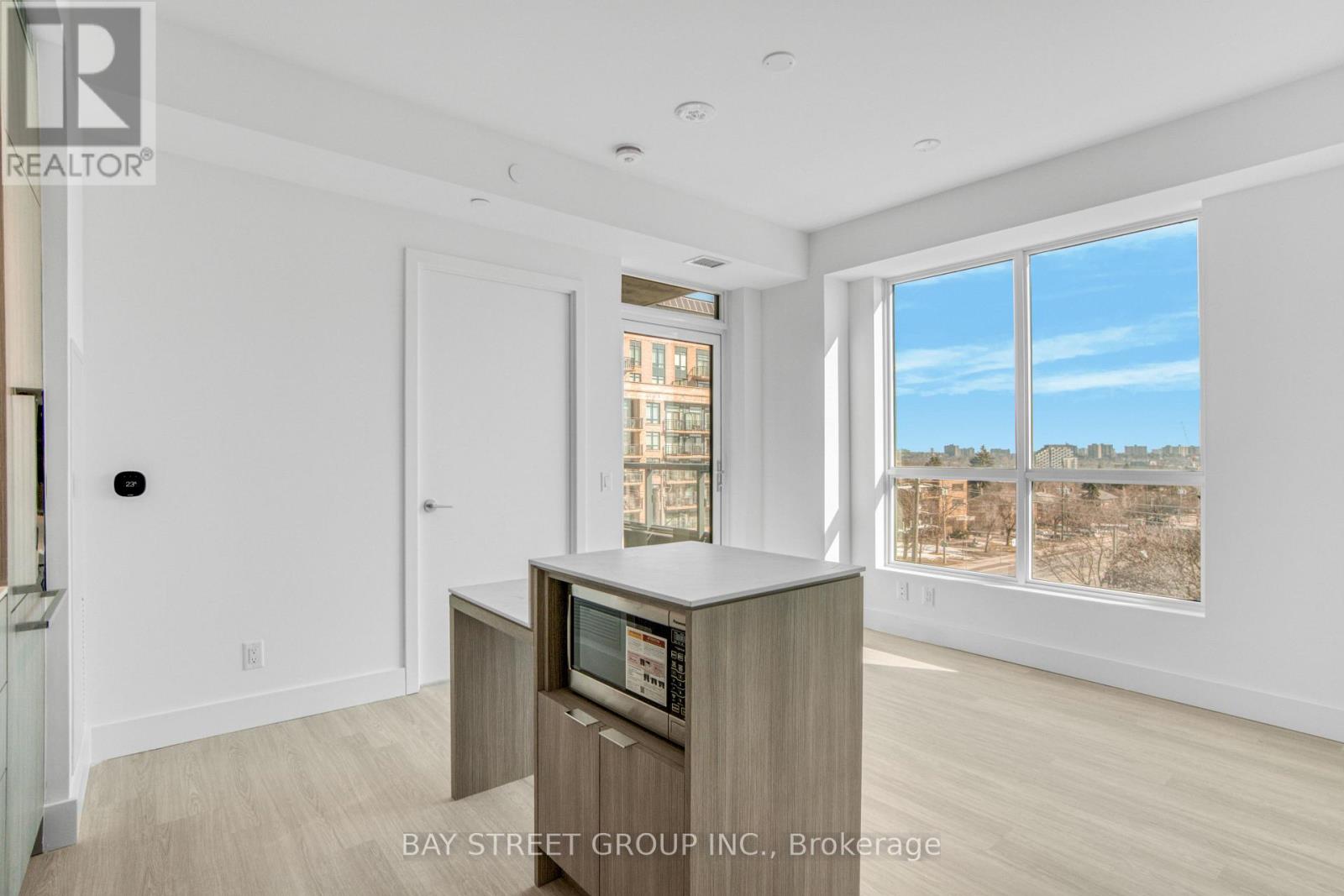 523 - 6 Greenbriar Rd Road, Toronto, Ontario  M2K 0H6 - Photo 8 - C12931850