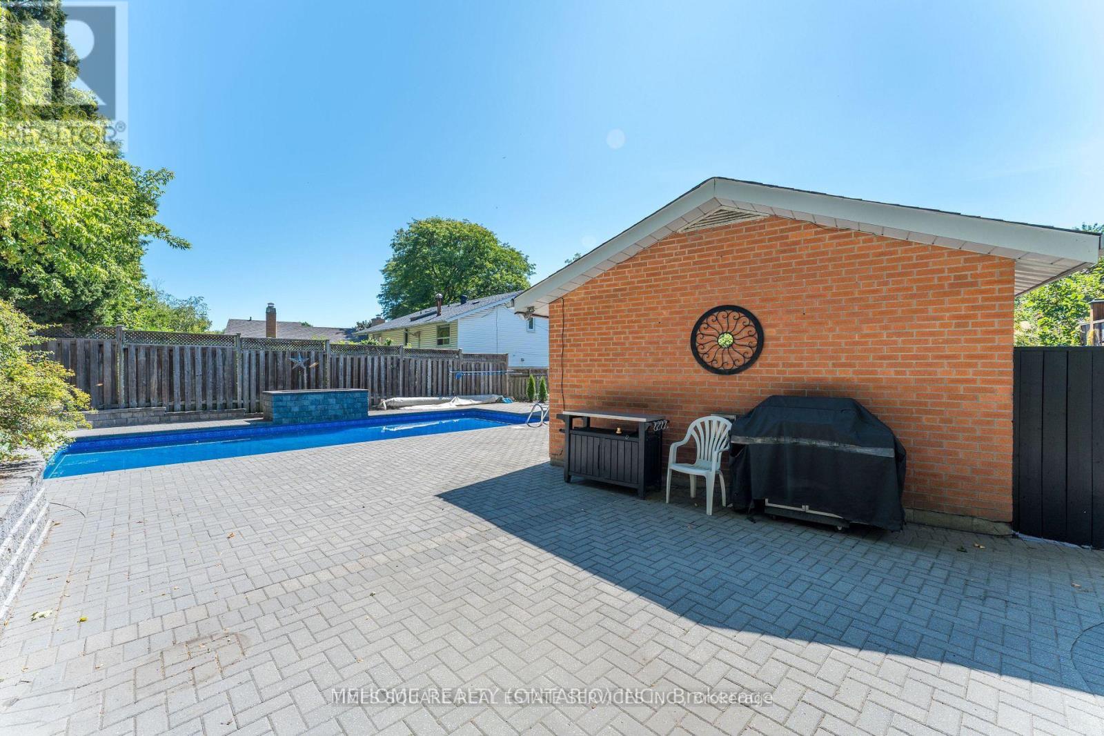 16 Abbottswood Road, Toronto, Ontario  M1P 3P1 - Photo 15 - E12931856