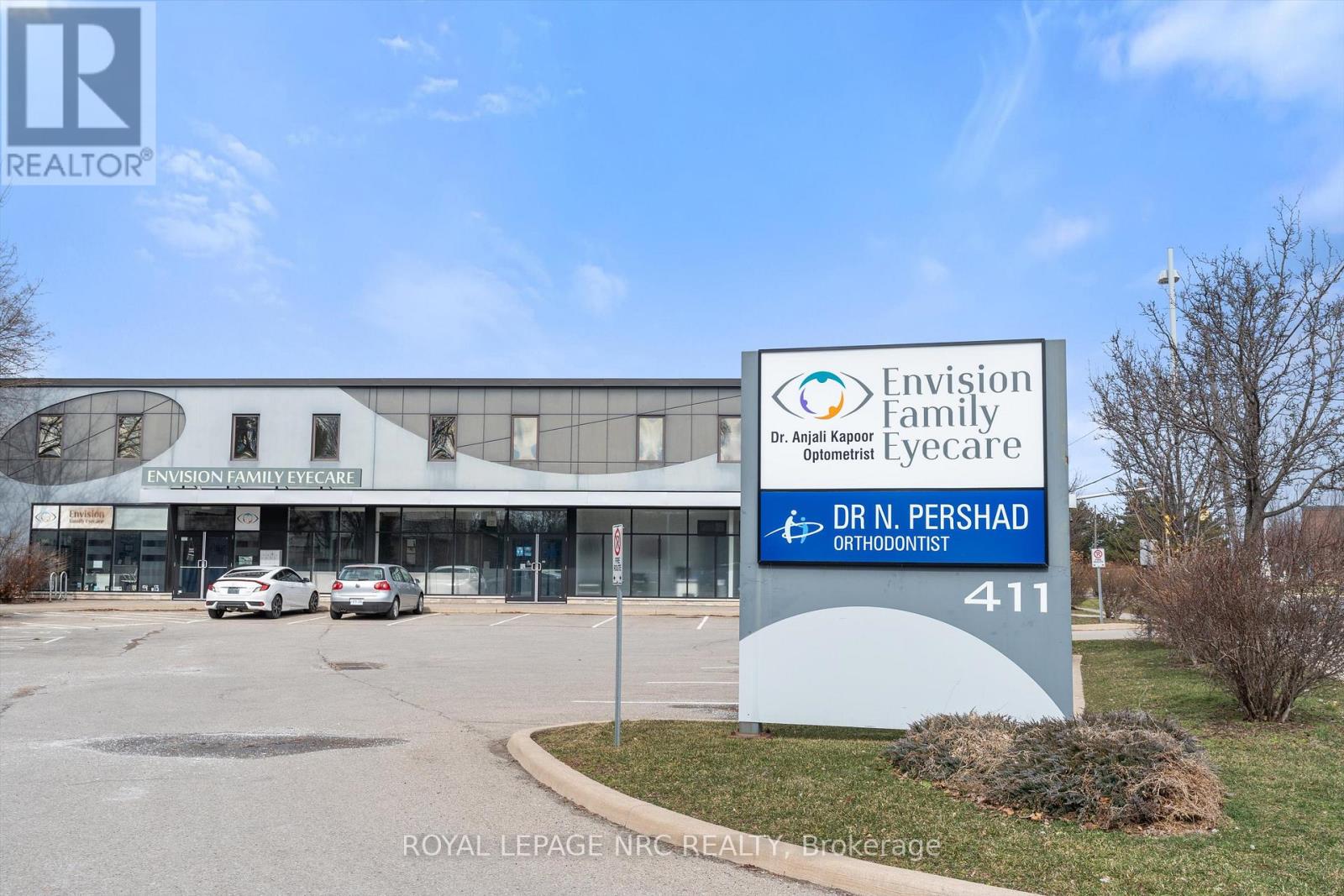 240 - 411 Lake Street, St. Catharines, Ontario  L2N 4H5 - Photo 2 - X12931862