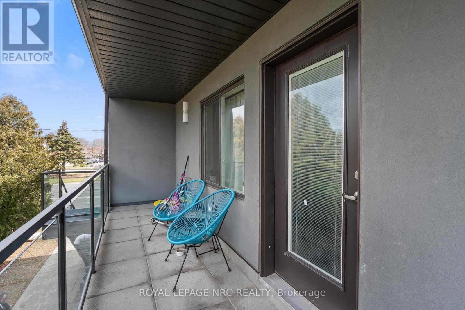 240 - 411 Lake Street, St. Catharines, Ontario  L2N 4H5 - Photo 4 - X12931862