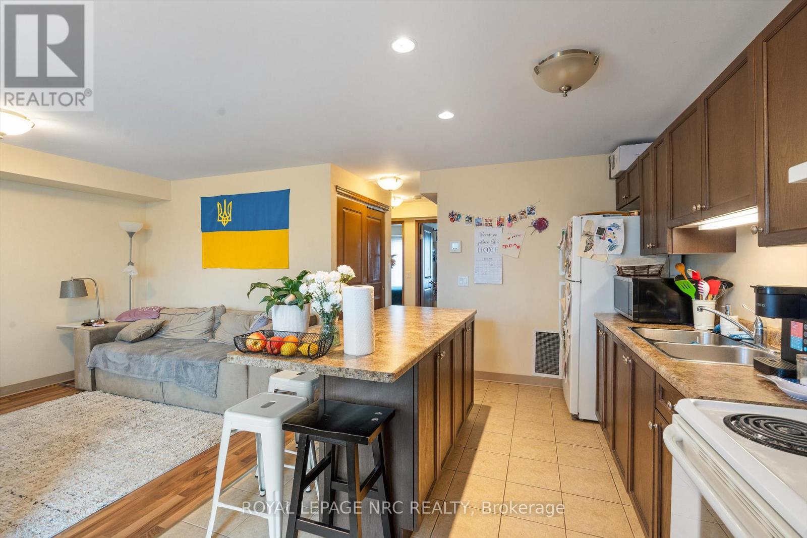 240 - 411 Lake Street, St. Catharines, Ontario  L2N 4H5 - Photo 7 - X12931862