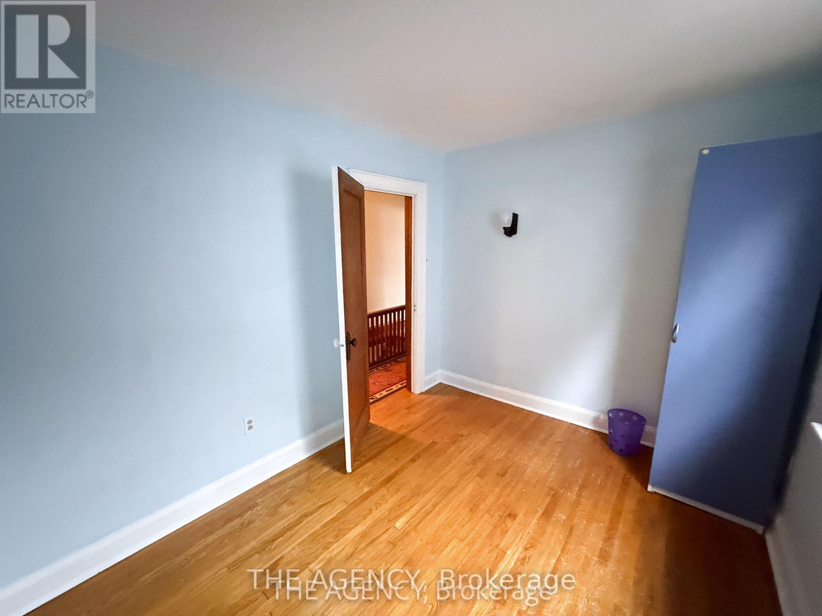 30 Falwyn Avenue, Toronto, Ontario  M6C 1K6 - Photo 10 - C12931792