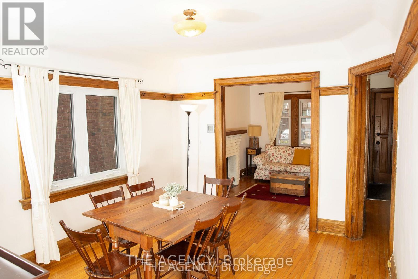 30 Falwyn Avenue, Toronto, Ontario  M6C 1K6 - Photo 15 - C12931792
