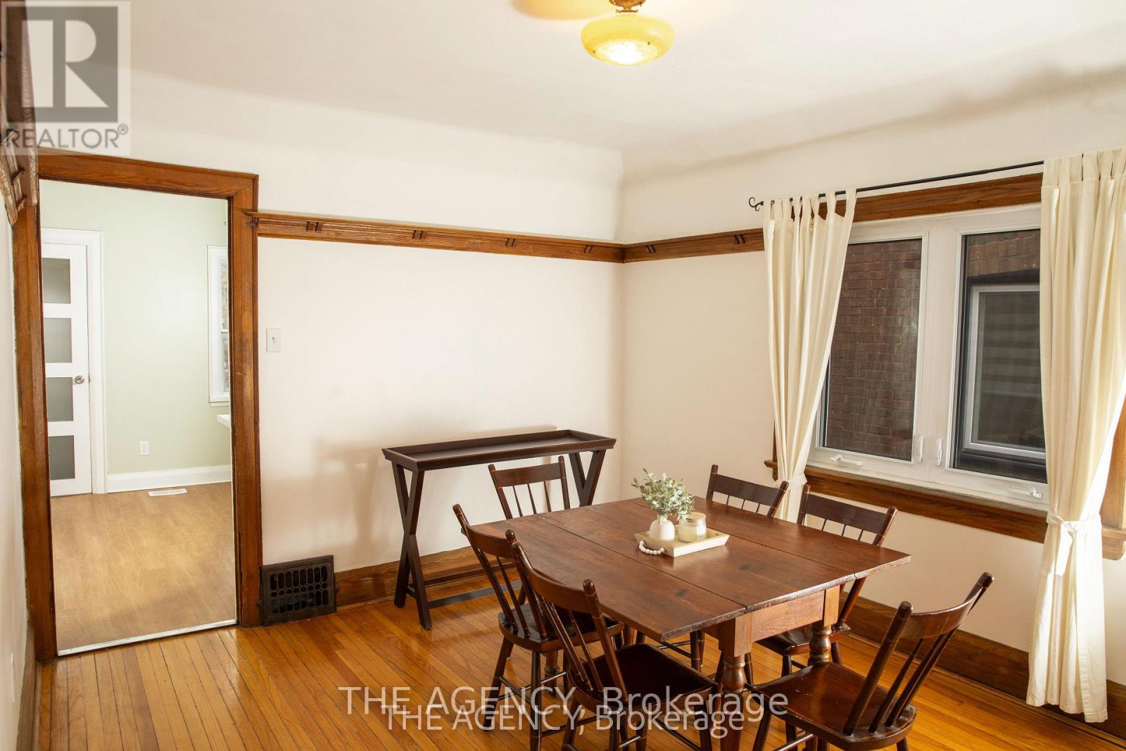 30 Falwyn Avenue, Toronto, Ontario  M6C 1K6 - Photo 17 - C12931792