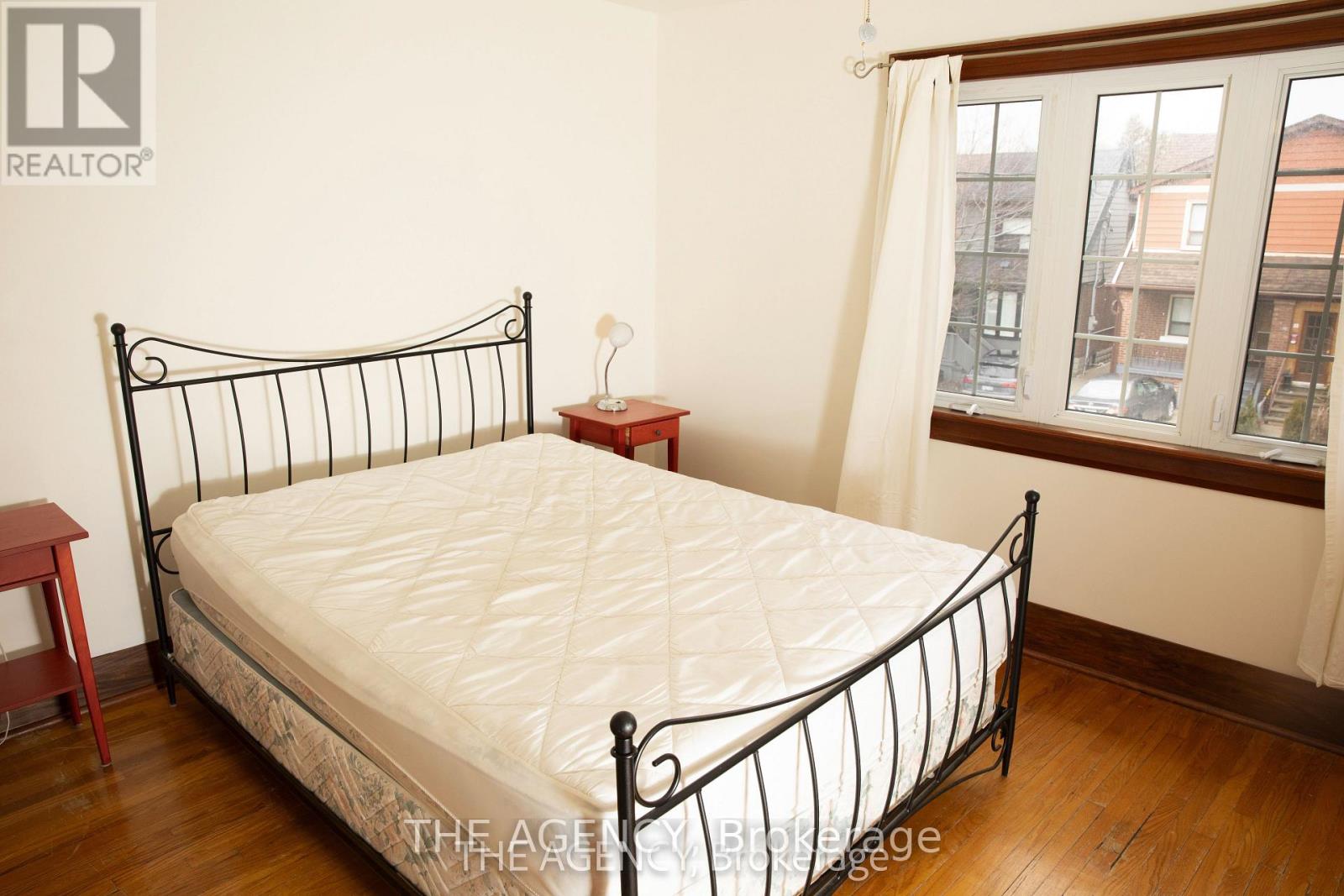 30 Falwyn Avenue, Toronto, Ontario  M6C 1K6 - Photo 24 - C12931792