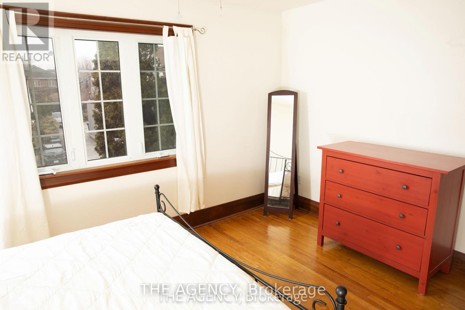 30 Falwyn Avenue, Toronto, Ontario  M6C 1K6 - Photo 26 - C12931792