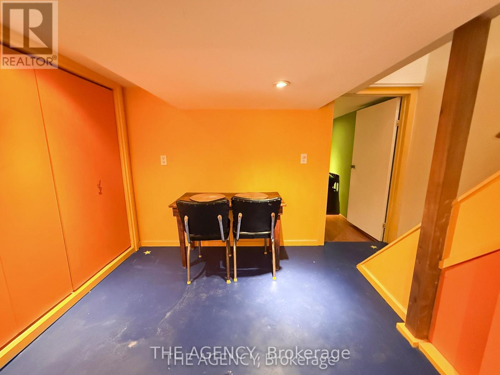 30 Falwyn Avenue, Toronto, Ontario  M6C 1K6 - Photo 11 - C12931792