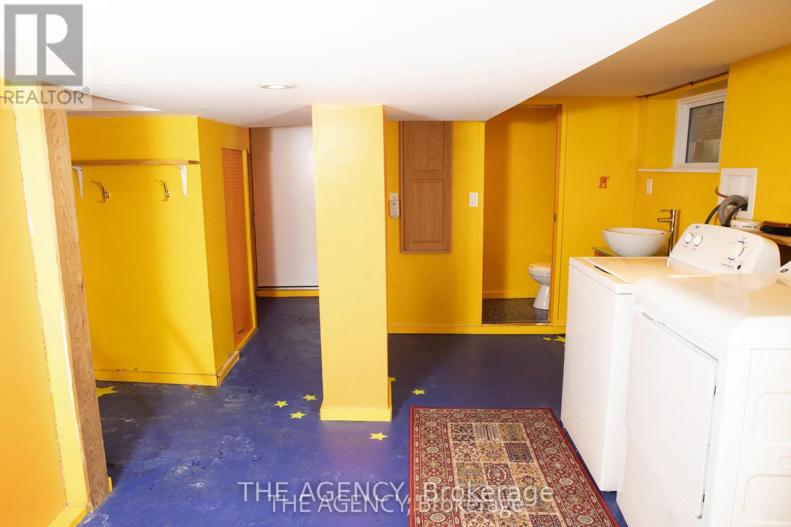 30 Falwyn Avenue, Toronto, Ontario  M6C 1K6 - Photo 33 - C12931792