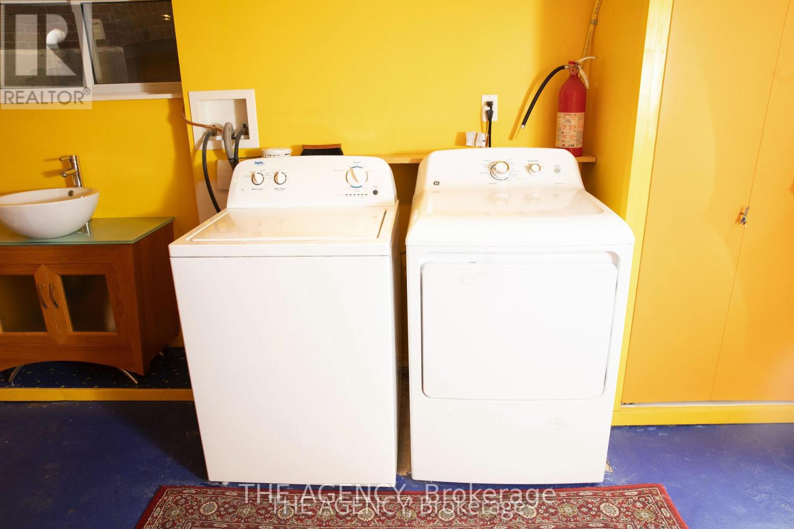 30 Falwyn Avenue, Toronto, Ontario  M6C 1K6 - Photo 34 - C12931792