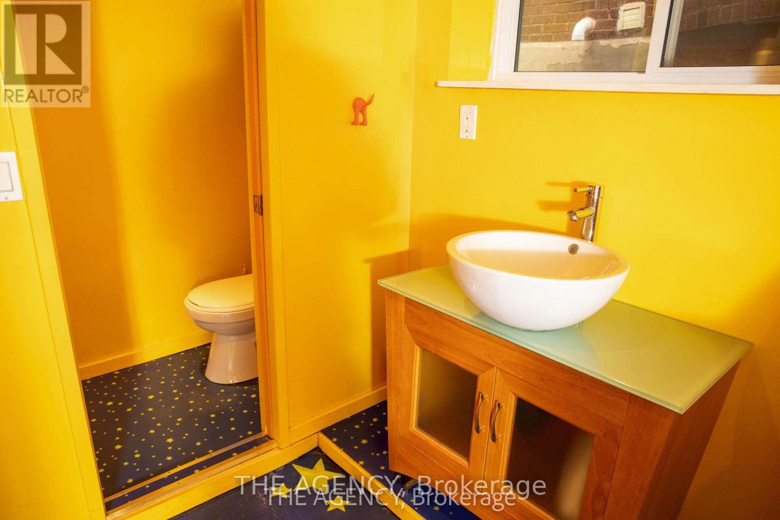 30 Falwyn Avenue, Toronto, Ontario  M6C 1K6 - Photo 35 - C12931792