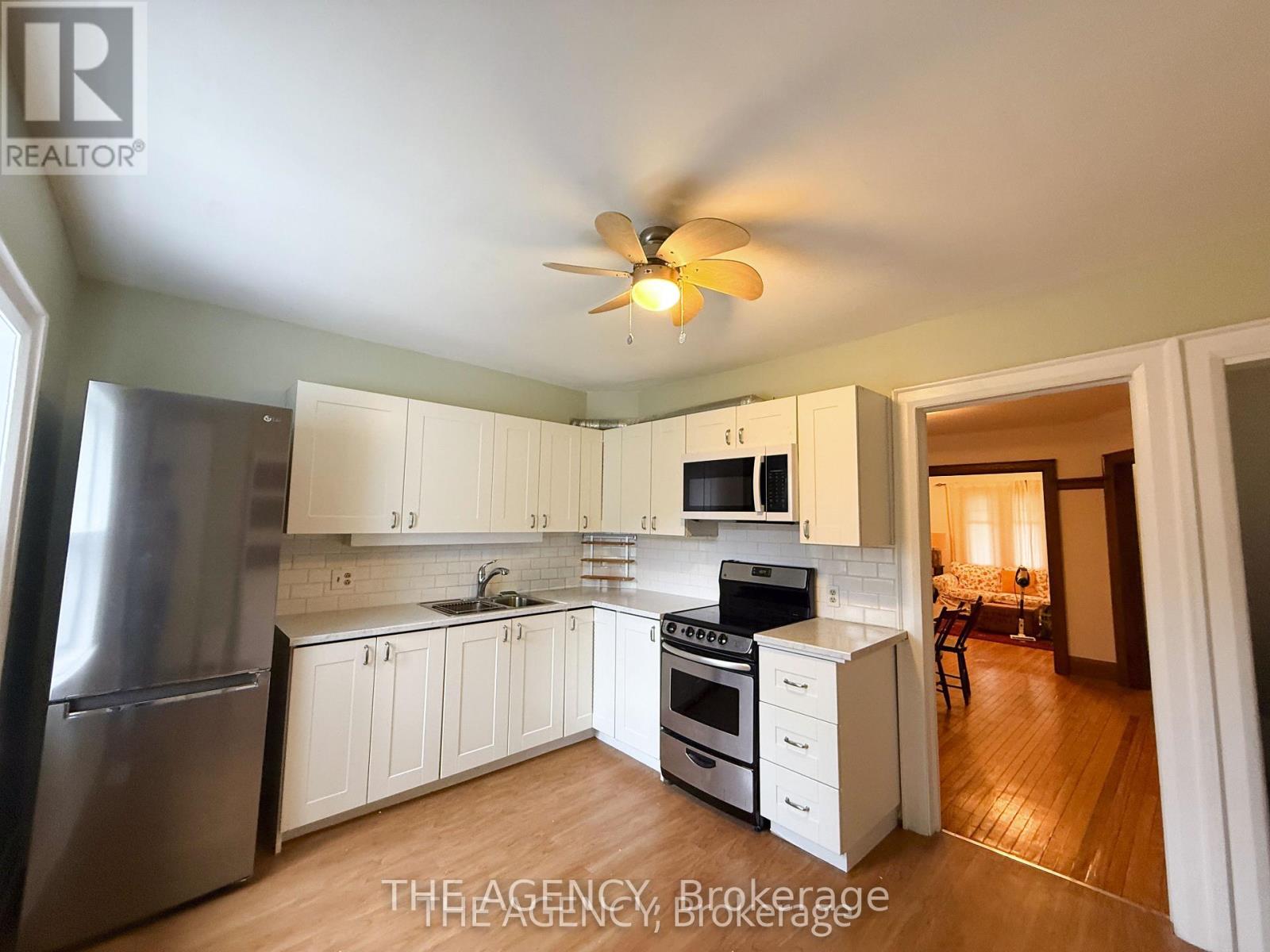 30 Falwyn Avenue, Toronto, Ontario  M6C 1K6 - Photo 4 - C12931792