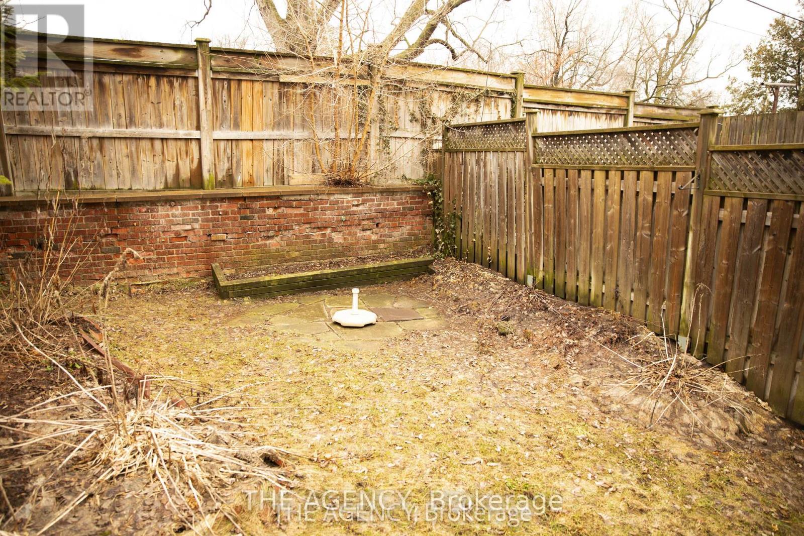 30 Falwyn Avenue, Toronto, Ontario  M6C 1K6 - Photo 37 - C12931792