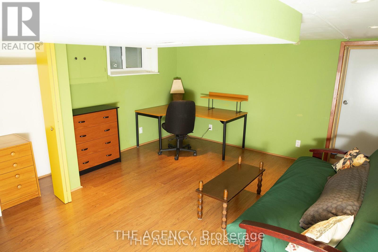 30 Falwyn Avenue, Toronto, Ontario  M6C 1K6 - Photo 32 - C12931792