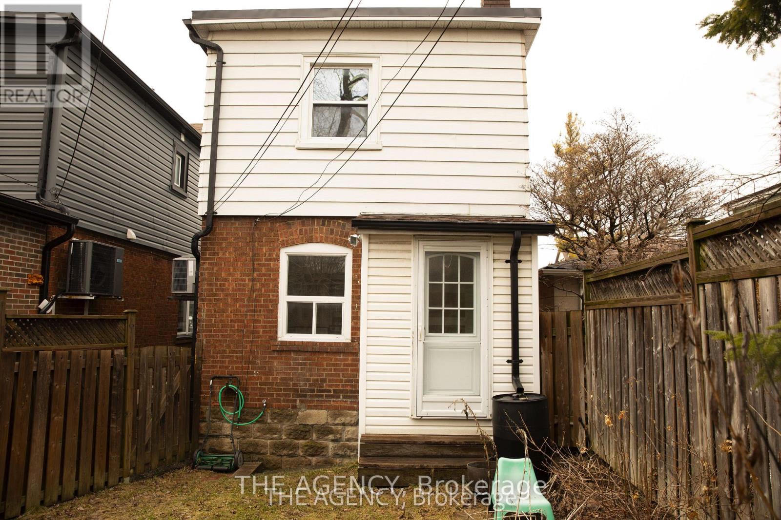 30 Falwyn Avenue, Toronto, Ontario  M6C 1K6 - Photo 39 - C12931792