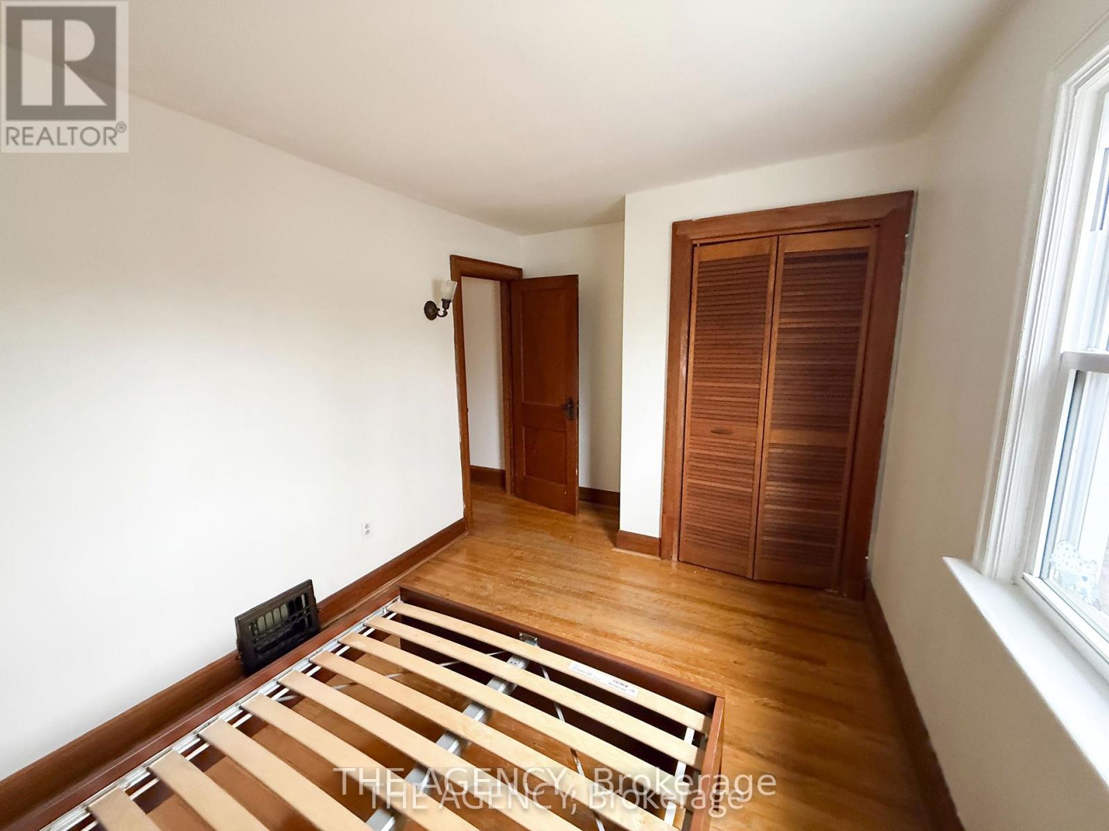 30 Falwyn Avenue, Toronto, Ontario  M6C 1K6 - Photo 8 - C12931792