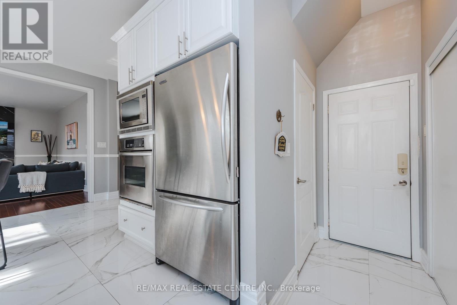 920 Bessy Trail, Milton, Ontario  L9T 0H2 - Photo 14 - W12931262