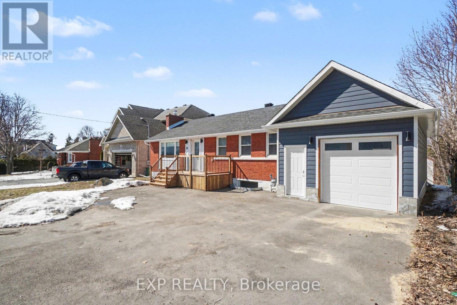 35 Withrow Avenue, Ottawa, Ontario  K2G 2H7 - Photo 2 - X12931098