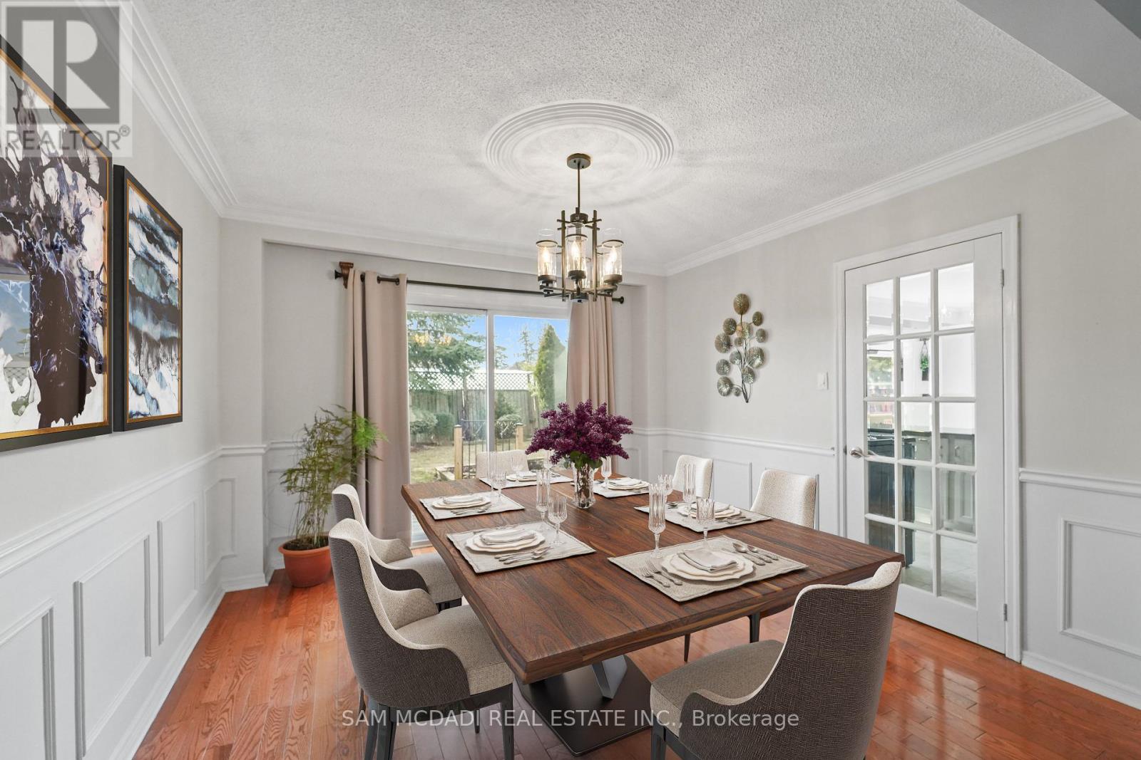 2032 Shannon Drive, Mississauga (Sheridan), Ontario  L5H 3W3 - Photo 10 - W12931838