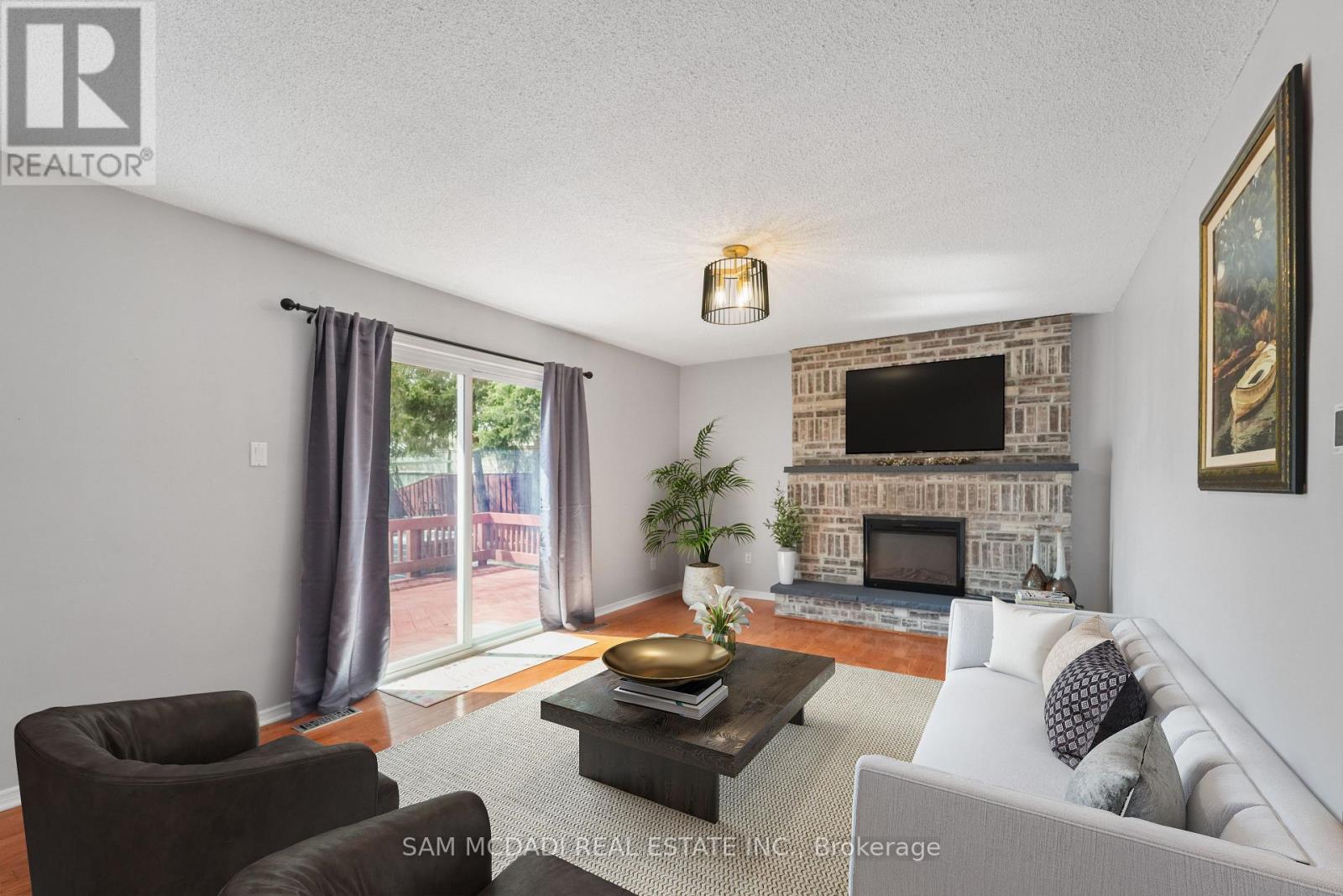 2032 Shannon Drive, Mississauga (Sheridan), Ontario  L5H 3W3 - Photo 18 - W12931838