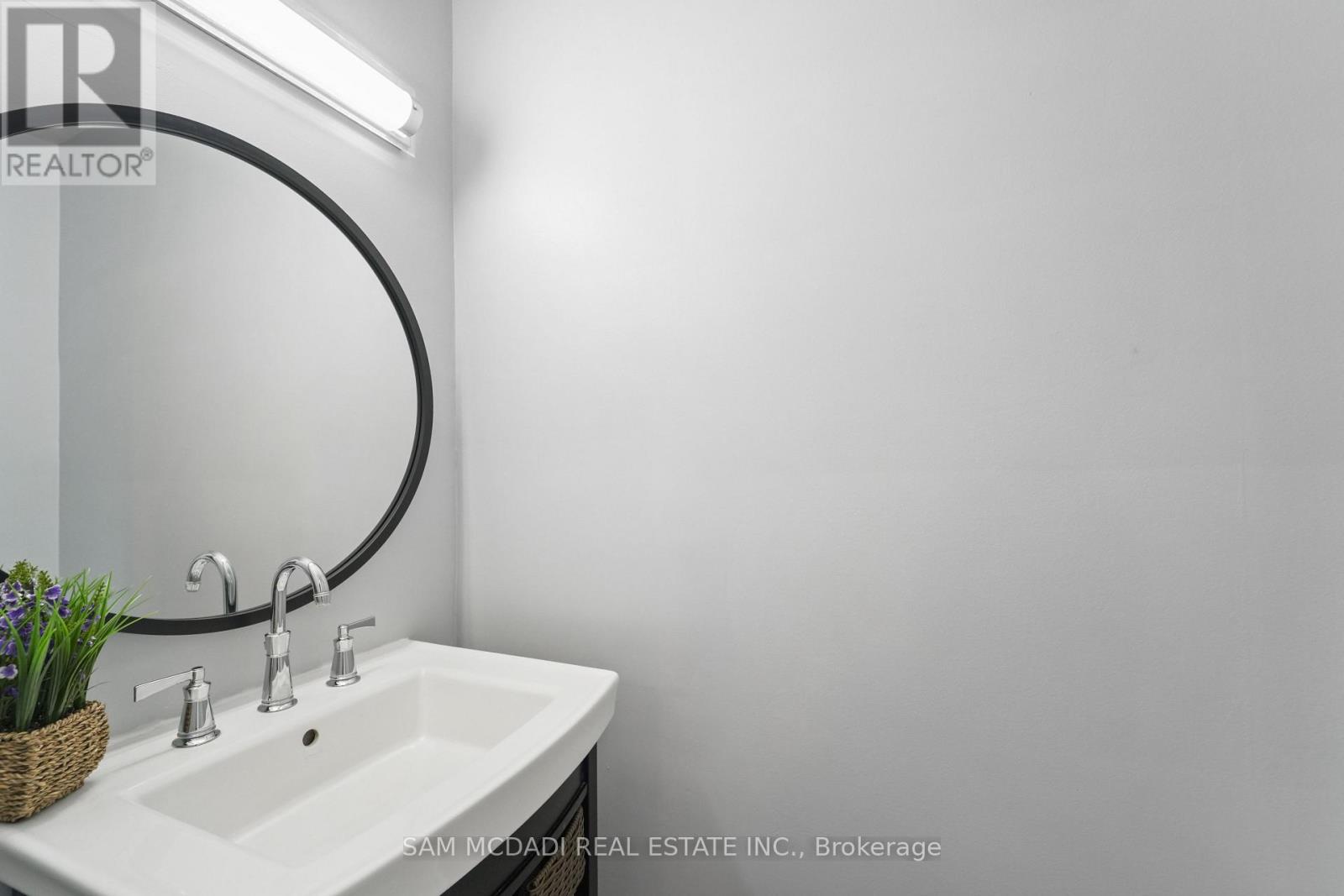 2032 Shannon Drive, Mississauga (Sheridan), Ontario  L5H 3W3 - Photo 20 - W12931838