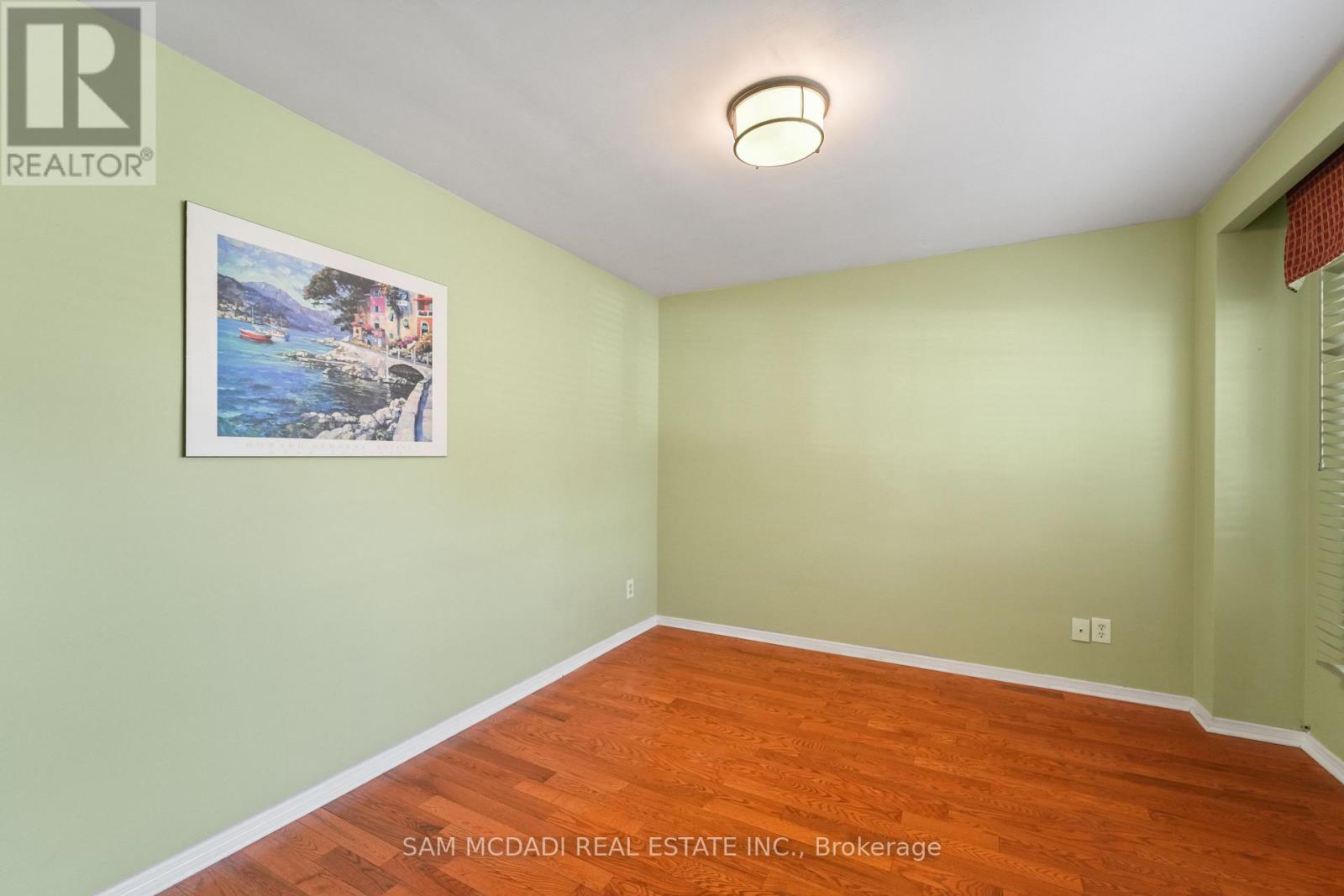 2032 Shannon Drive, Mississauga (Sheridan), Ontario  L5H 3W3 - Photo 23 - W12931838