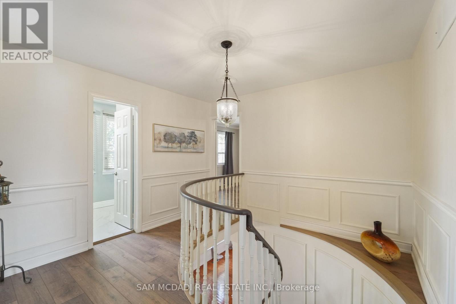 2032 Shannon Drive, Mississauga (Sheridan), Ontario  L5H 3W3 - Photo 24 - W12931838