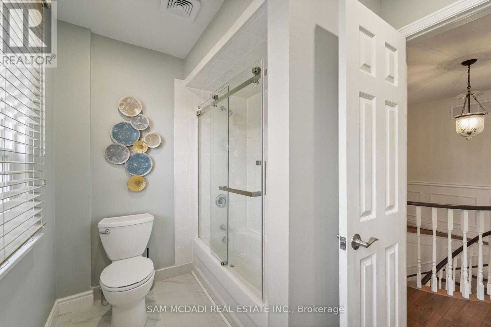 2032 Shannon Drive, Mississauga (Sheridan), Ontario  L5H 3W3 - Photo 34 - W12931838