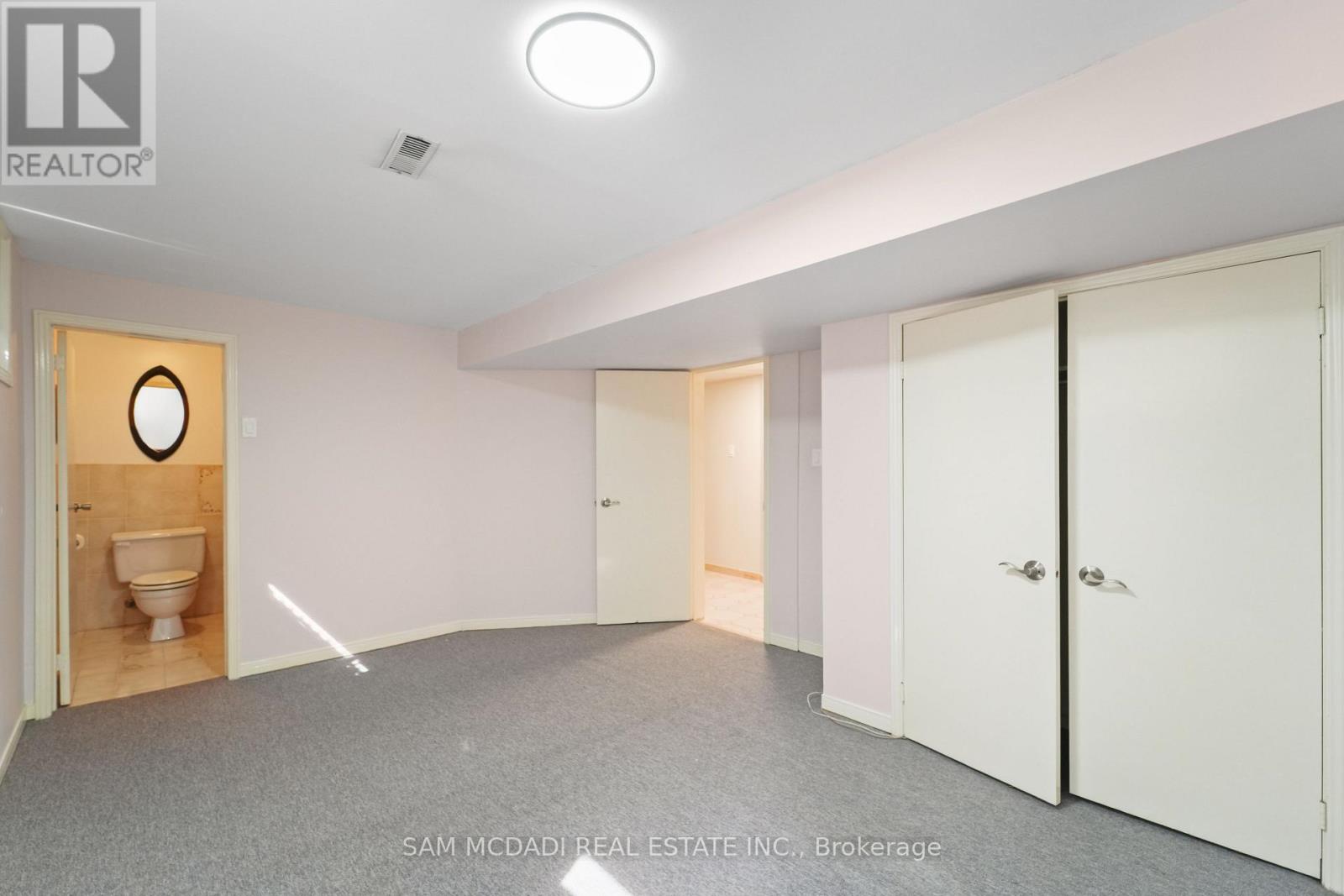 2032 Shannon Drive, Mississauga (Sheridan), Ontario  L5H 3W3 - Photo 43 - W12931838