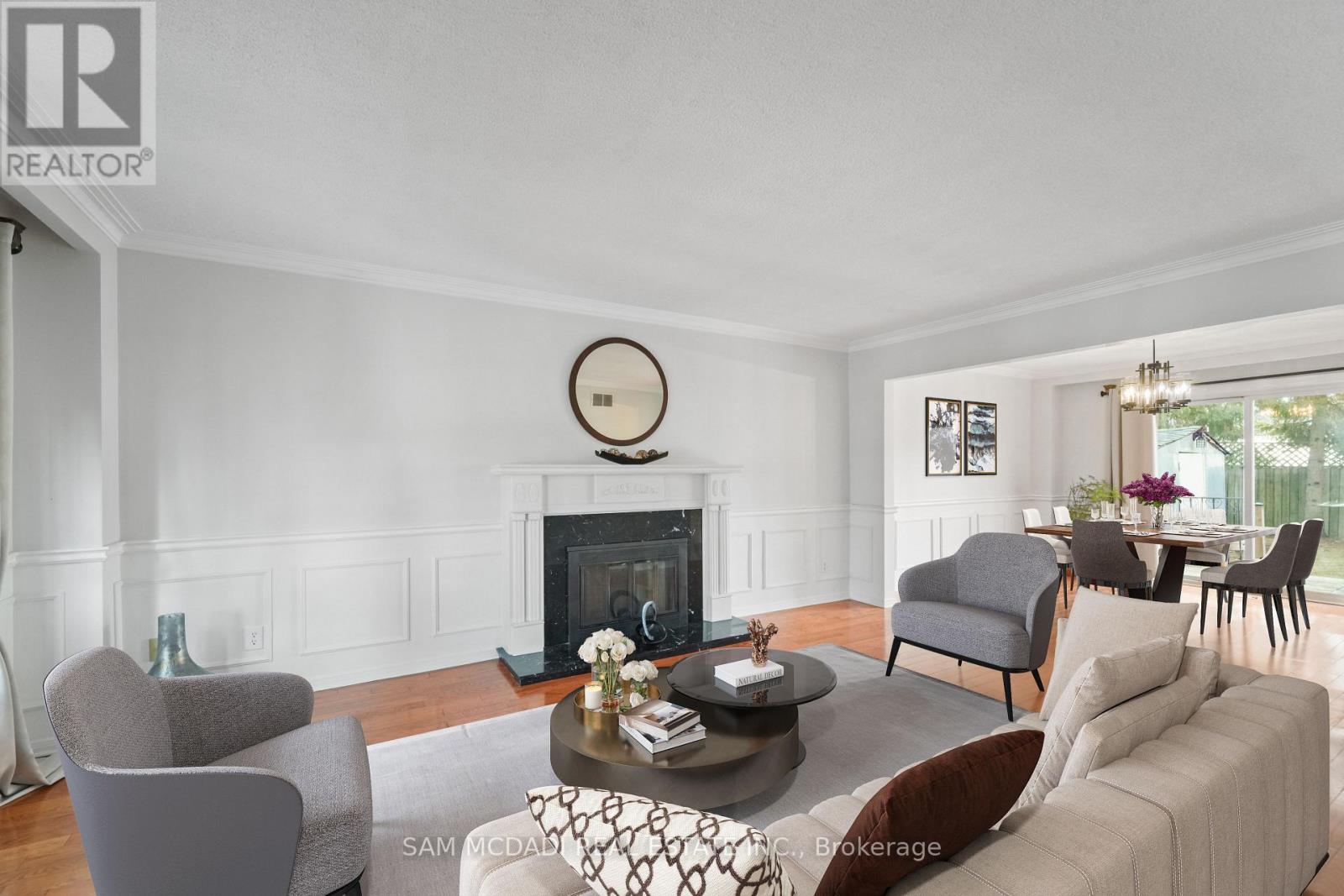 2032 Shannon Drive, Mississauga (Sheridan), Ontario  L5H 3W3 - Photo 7 - W12931838