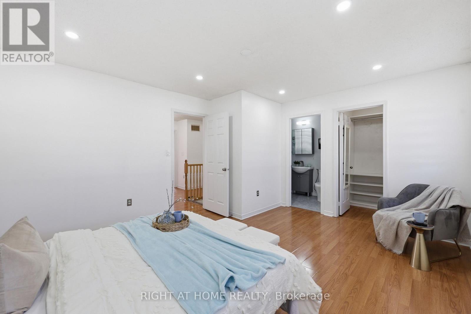 111 Gollins Drive, Milton (De Dempsey), Ontario  L9T 6J9 - Photo 21 - W12931858