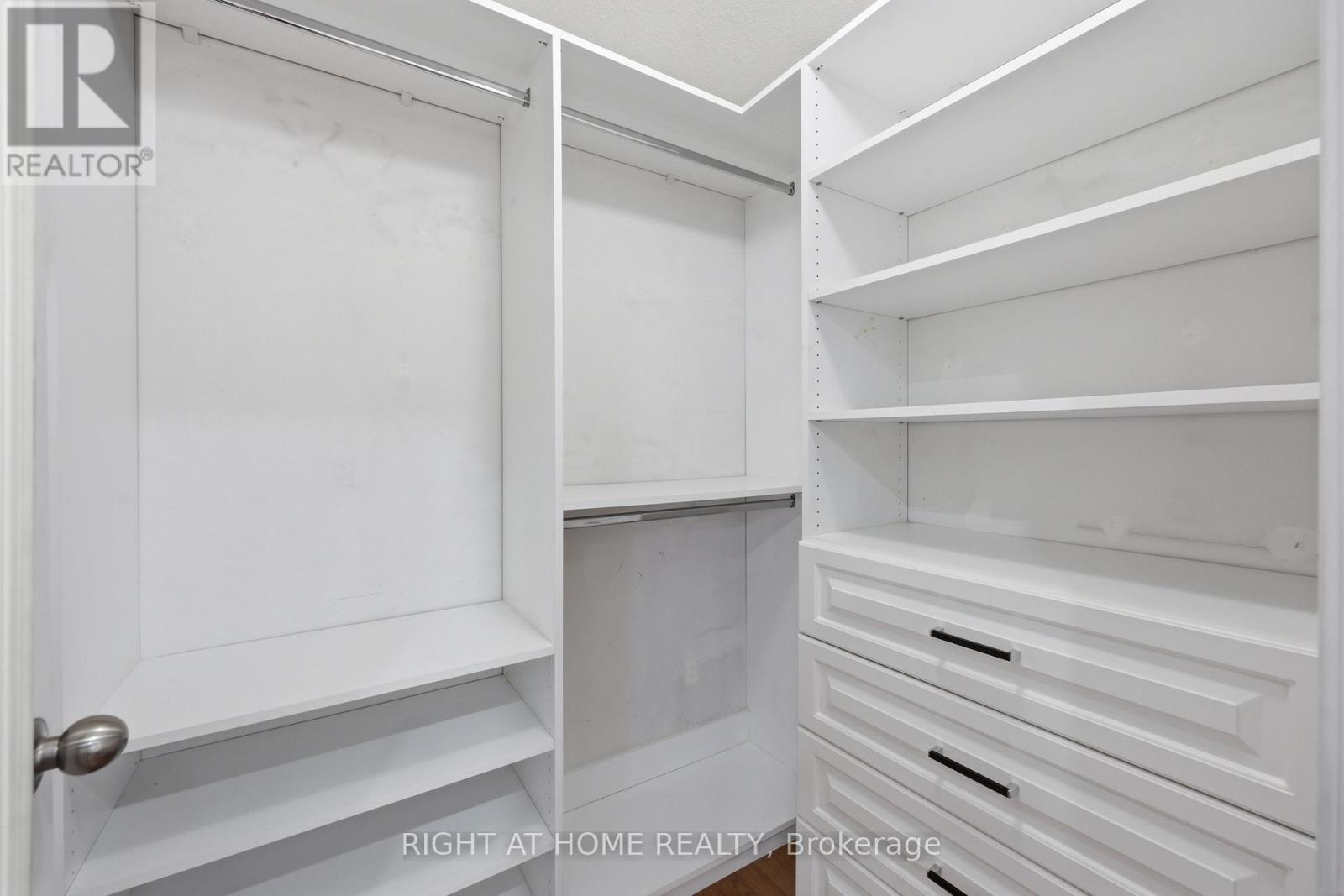 111 Gollins Drive, Milton (De Dempsey), Ontario  L9T 6J9 - Photo 22 - W12931858