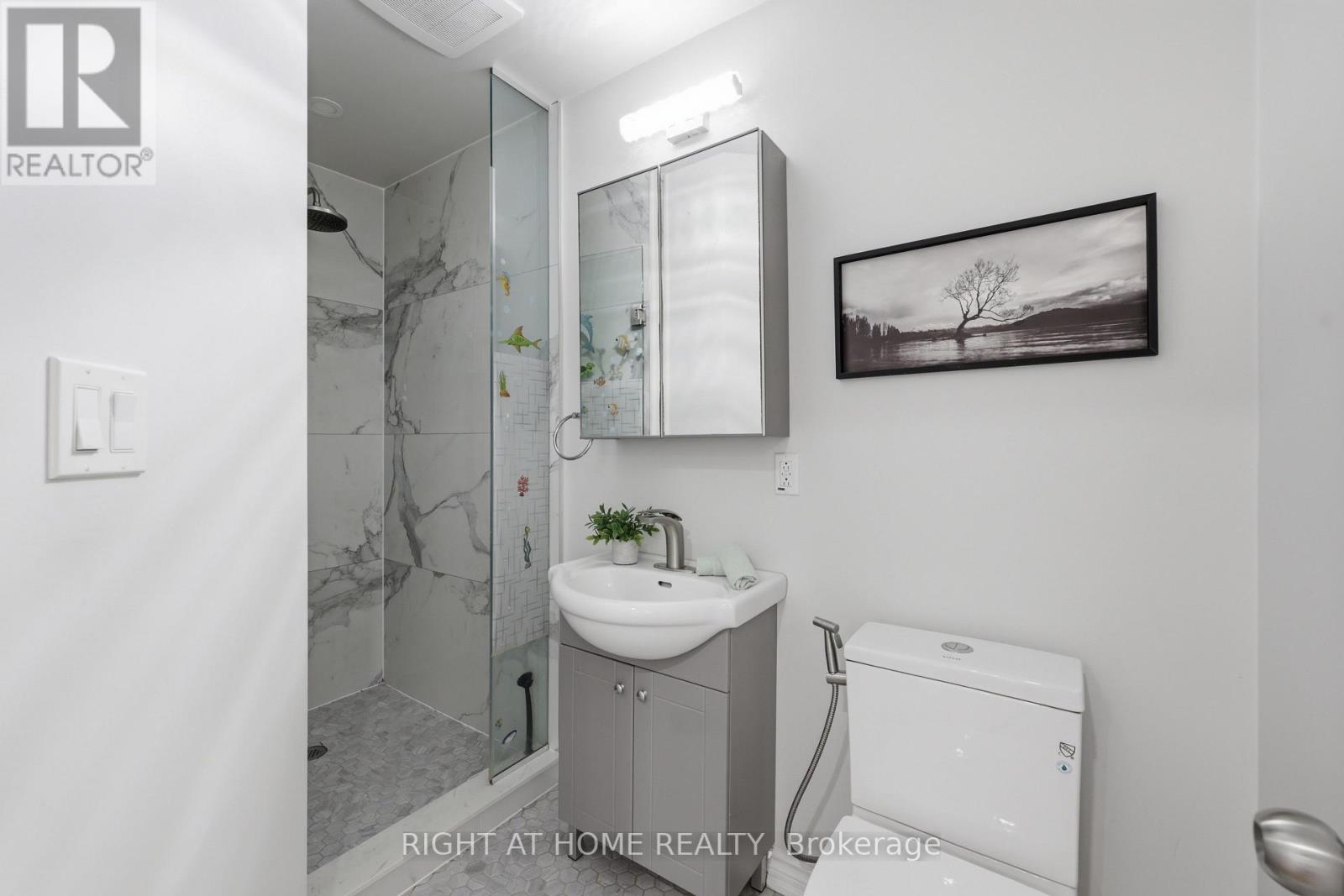 111 Gollins Drive, Milton (De Dempsey), Ontario  L9T 6J9 - Photo 23 - W12931858