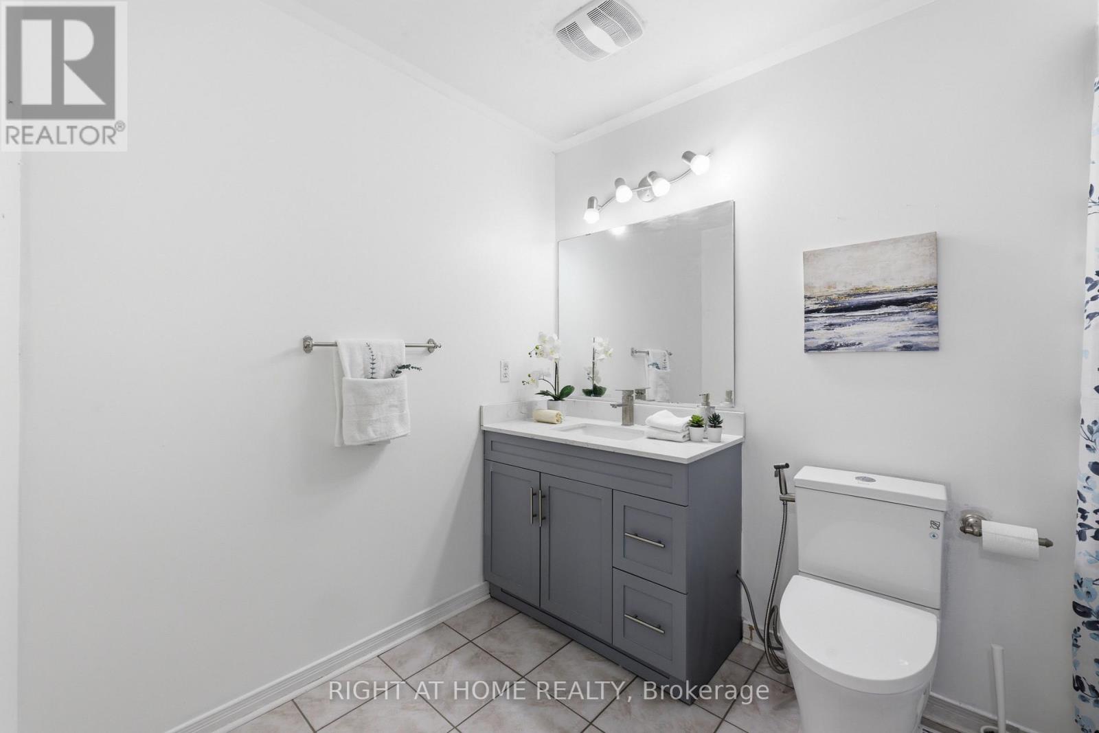 111 Gollins Drive, Milton (De Dempsey), Ontario  L9T 6J9 - Photo 29 - W12931858