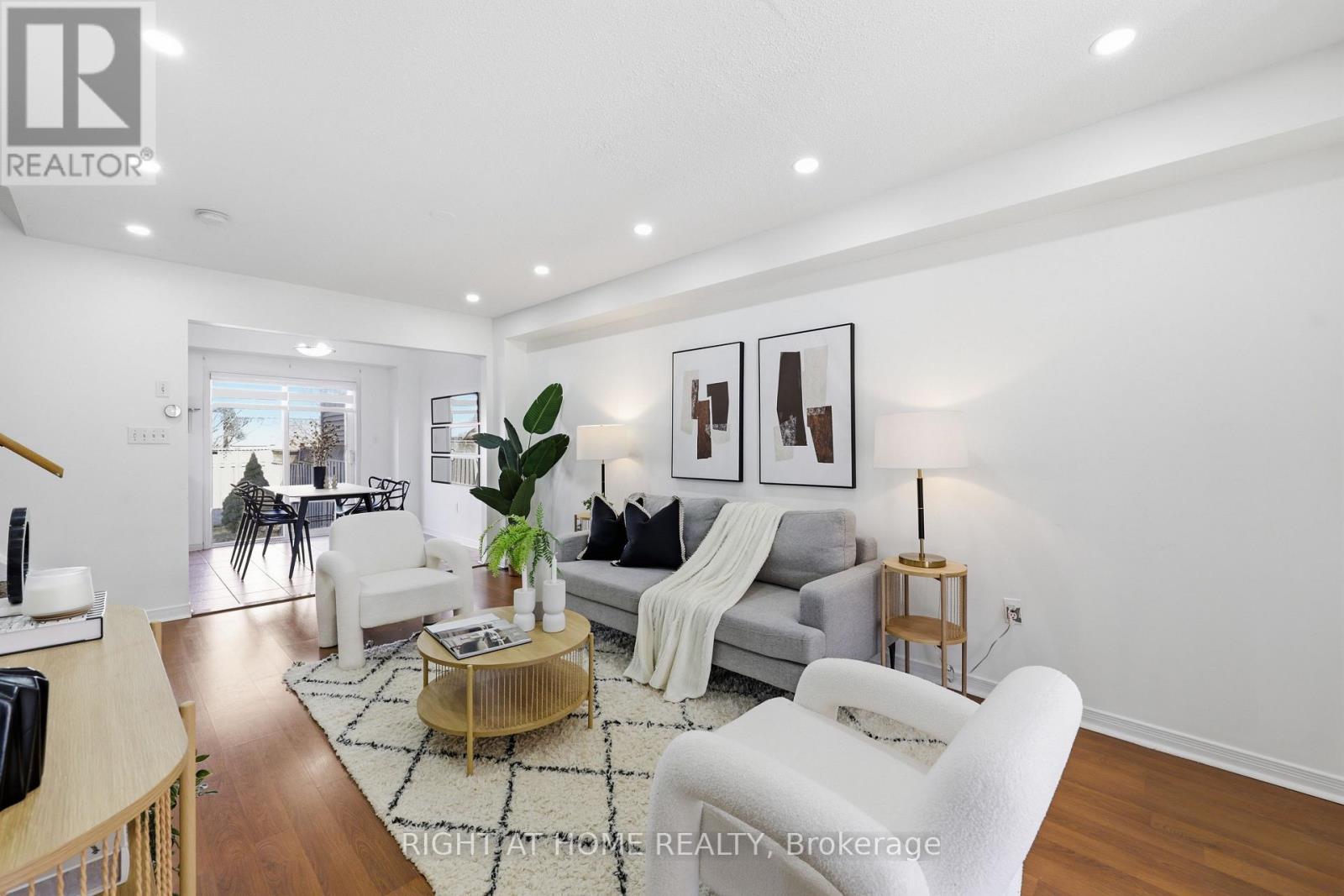 111 Gollins Drive, Milton (De Dempsey), Ontario  L9T 6J9 - Photo 3 - W12931858