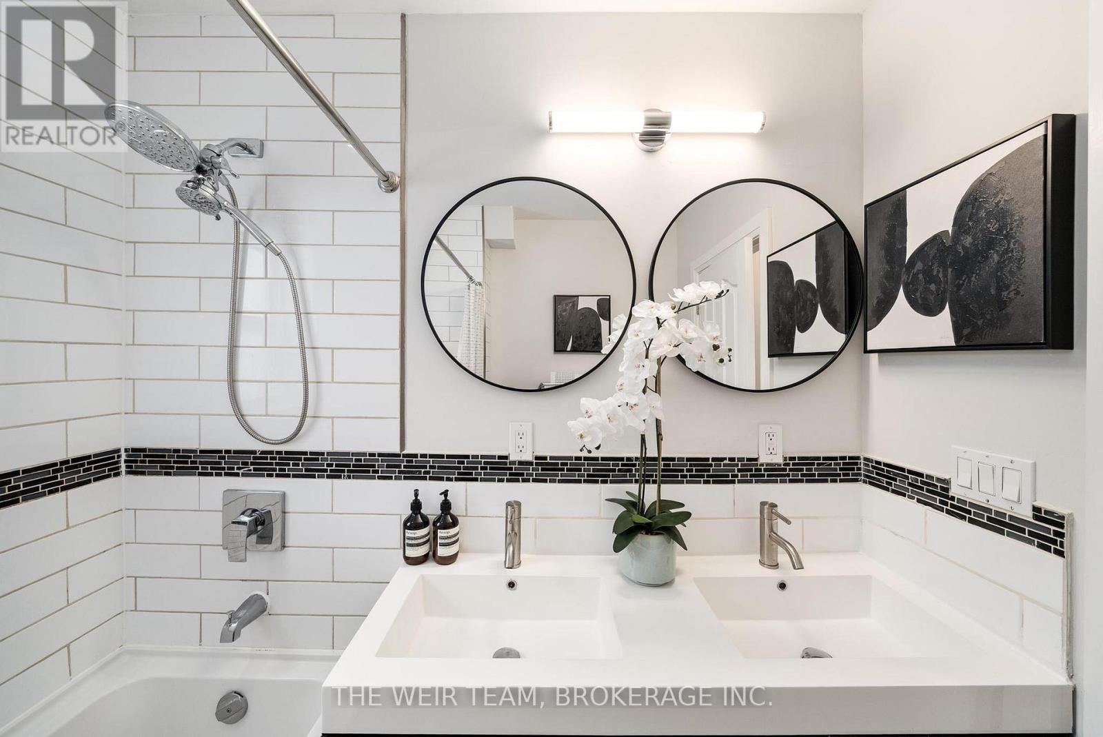 793 Woodbine Avenue, Toronto, Ontario  M4E 2J5 - Photo 17 - E12922022