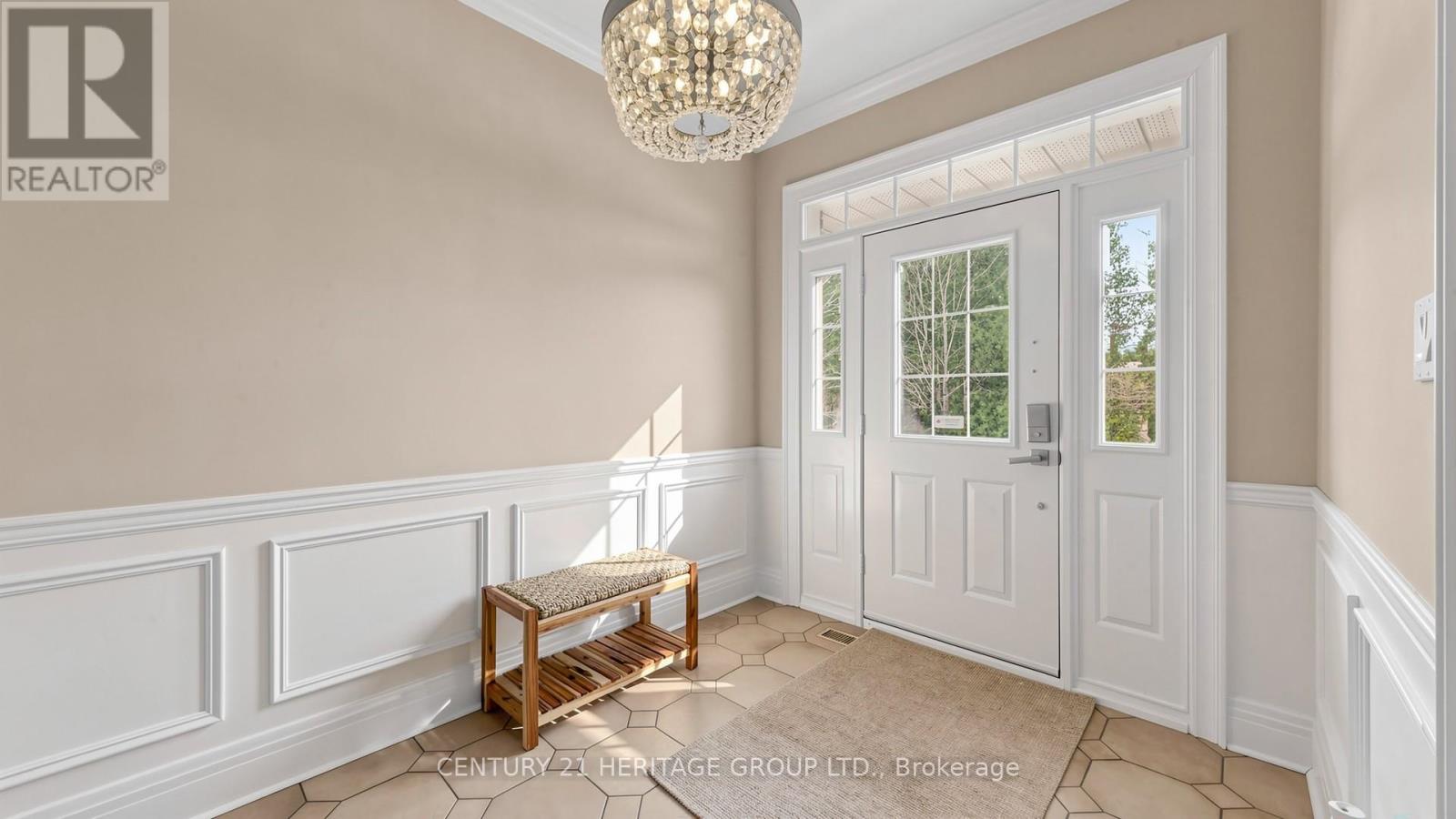 21455 Warden Avenue, East Gwillimbury, Ontario  L0G 1R0 - Photo 9 - N12910654