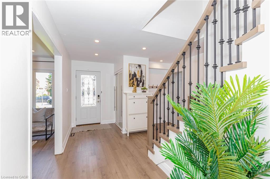 33 Meaghan Street, Waterdown, Ontario  L8B 0H5 - Photo 7 - 40815554